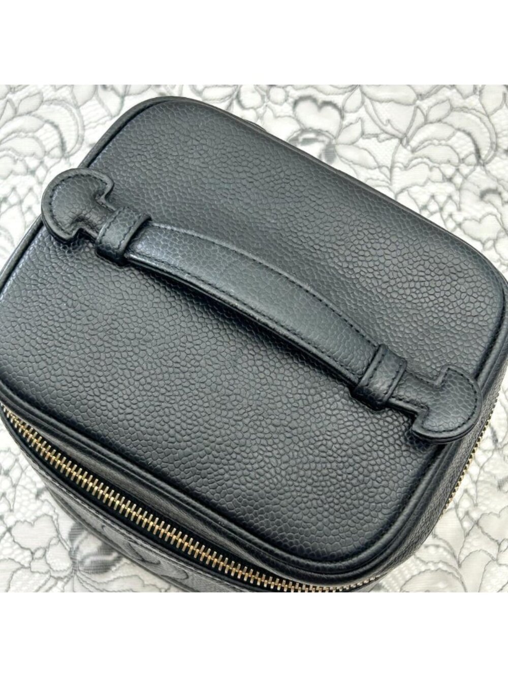 Chanel Vanity Bag Caviar Leather - Picture 4 of 11